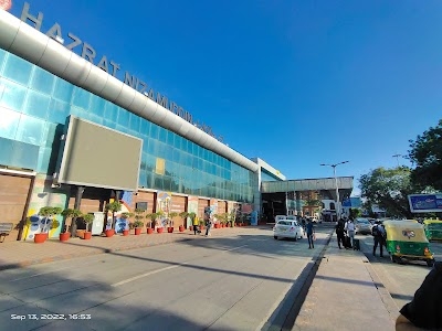 Nijamuddin Station