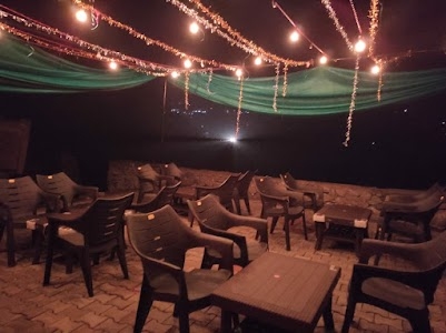 Boht Hard Cafe & Lounge