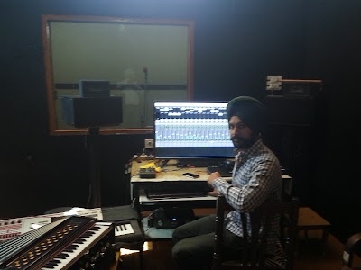 Studio 9
