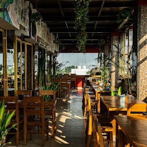 Molly's Rooftop Bar and Lounge