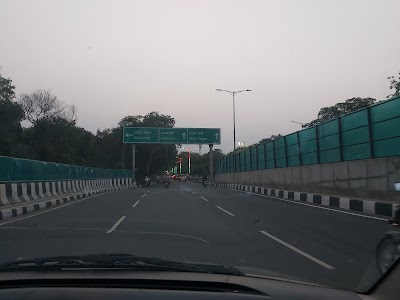 Janakpuri East Metro Parking