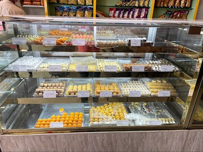 Chandigarh Sweets & Cafe Kichha