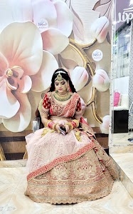 Lips Beauty Parlor