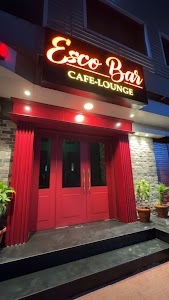 Esco Bar & Cafe Lounge