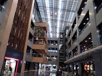 City centre mall exit path