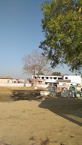 Rajkiya utkramit madhaya vidyalay unthu. राजकीय उत्क्रमित मध्य विद्यालय उन्थु