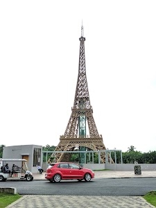 Replica Of Eiffel Tower আইফেল টাওয়ারের নকল