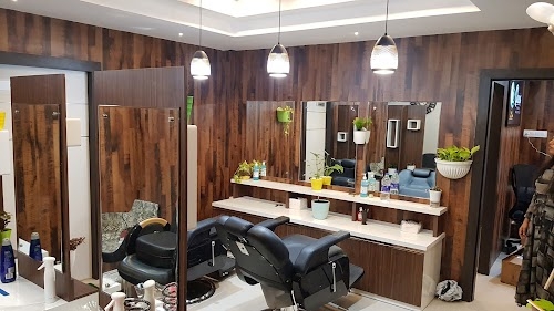Queens Beauty Parlour