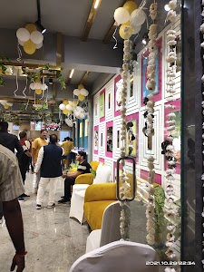 Indore Sweets Namkeen & Bakery ( New Indore Sev Bhandar )