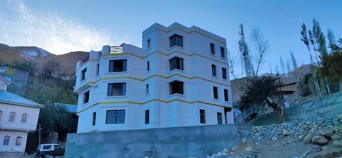 APRICOT INN(Hotel & Restaurant)