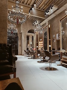 Looks Salon, Fort