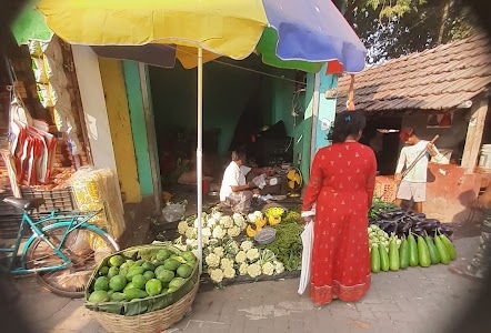 Garia station Bazar