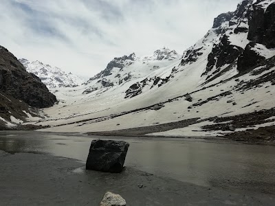 Hampta Pass Trekking Tours