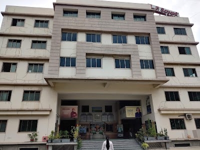 L P Savani School