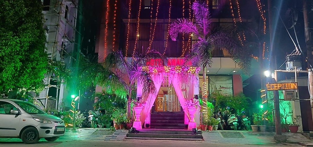 Hotel Amanda - Rooms & Banquet