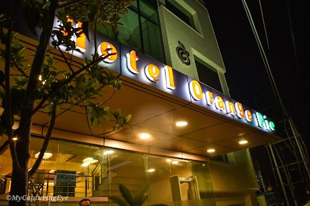 OYO 1099 Hotel Orange Pie