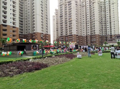 Hyde Park, Sector 78
