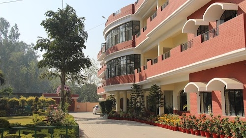 Pinewood School