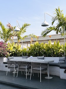 Unvind Cafe