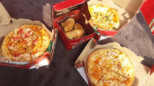Pizza Cafe Day
