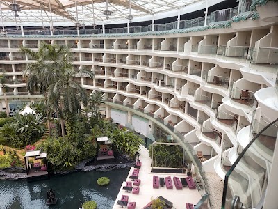 Hotel Sahara Star