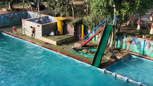 Resa fitness Swimming Pool & Gym