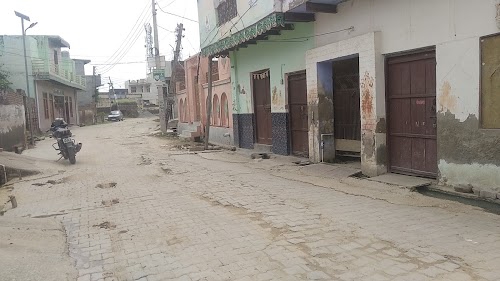 Dhaniya Bhawan ( धानिया भवन).