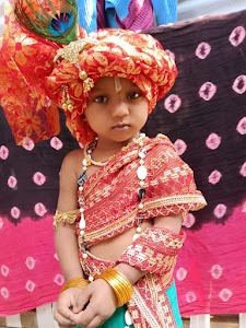 Shakshi Chandan Kirana