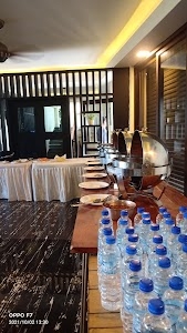 Valcho Cafe and Inn