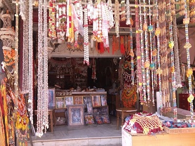 SRI VASAVI HANDICRAFTS & GIFTS, Mantralayam
