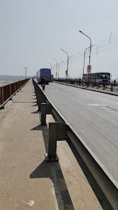 Jhunsi Railway Bridge