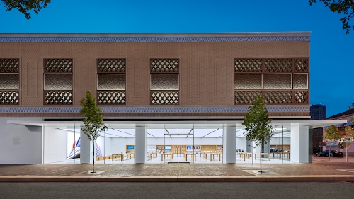 Apple Country Club Plaza