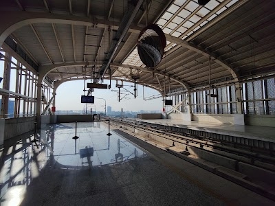 Nashik phata Metro station