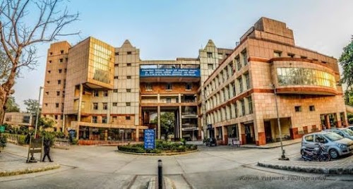 Ram Manohar Lohia Institute of Medical Sciences & Dr RML Hospital, NEW DELHI