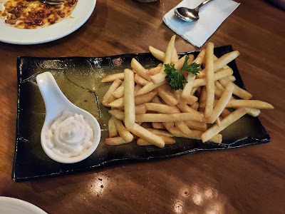Kingsman Vashi | Dine & Lounge
