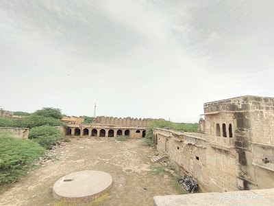Lathi fort(thakur daan Singh kourt)