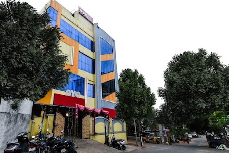 OYO 13425 Sindhura Guest House