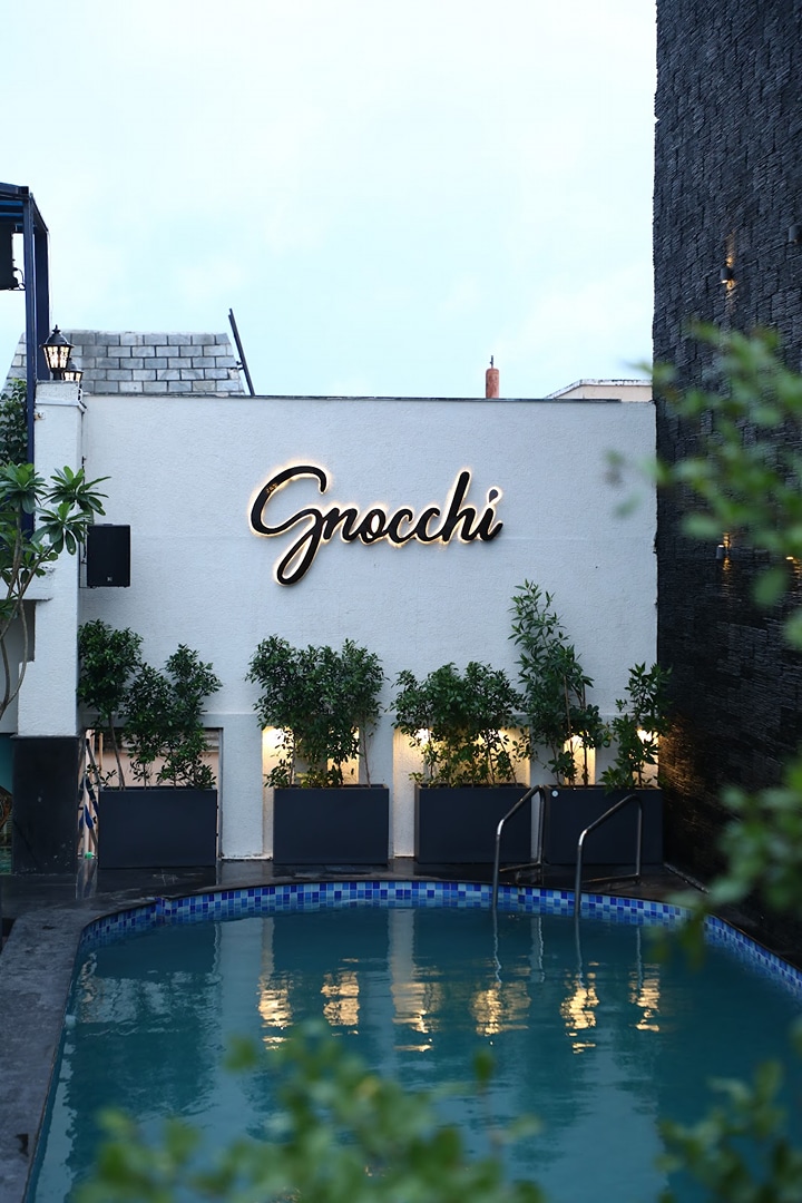 Rooftop Bar in Jaipur - La Tequila Rooftop Pool Lounge Bar