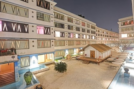 Capital O 29124 Royal Palms Hotel