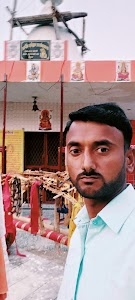 Desi Theka Sharab, Sikanderpur