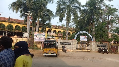 MAHARAJA COLLEGE