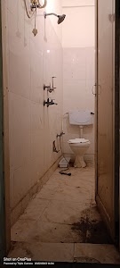OYO 75131 Bandral Residency