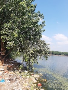 pond Maidan garhi , Near Kuber Building