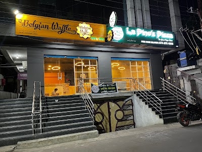 La Pino'z Pizza, Malakpet