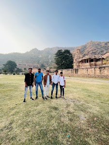 Mosam Khan