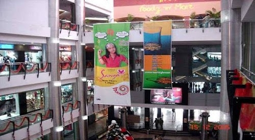 Edm mall anand vihar bus