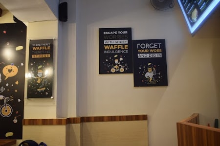 American Waffle House Khidirpur