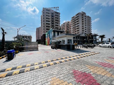 SUPERMAX - THE NEW TOWN