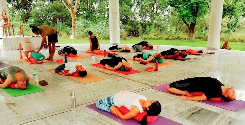 Dhyan Mandir Ashram - Yoga Teacher Training Rishikesh