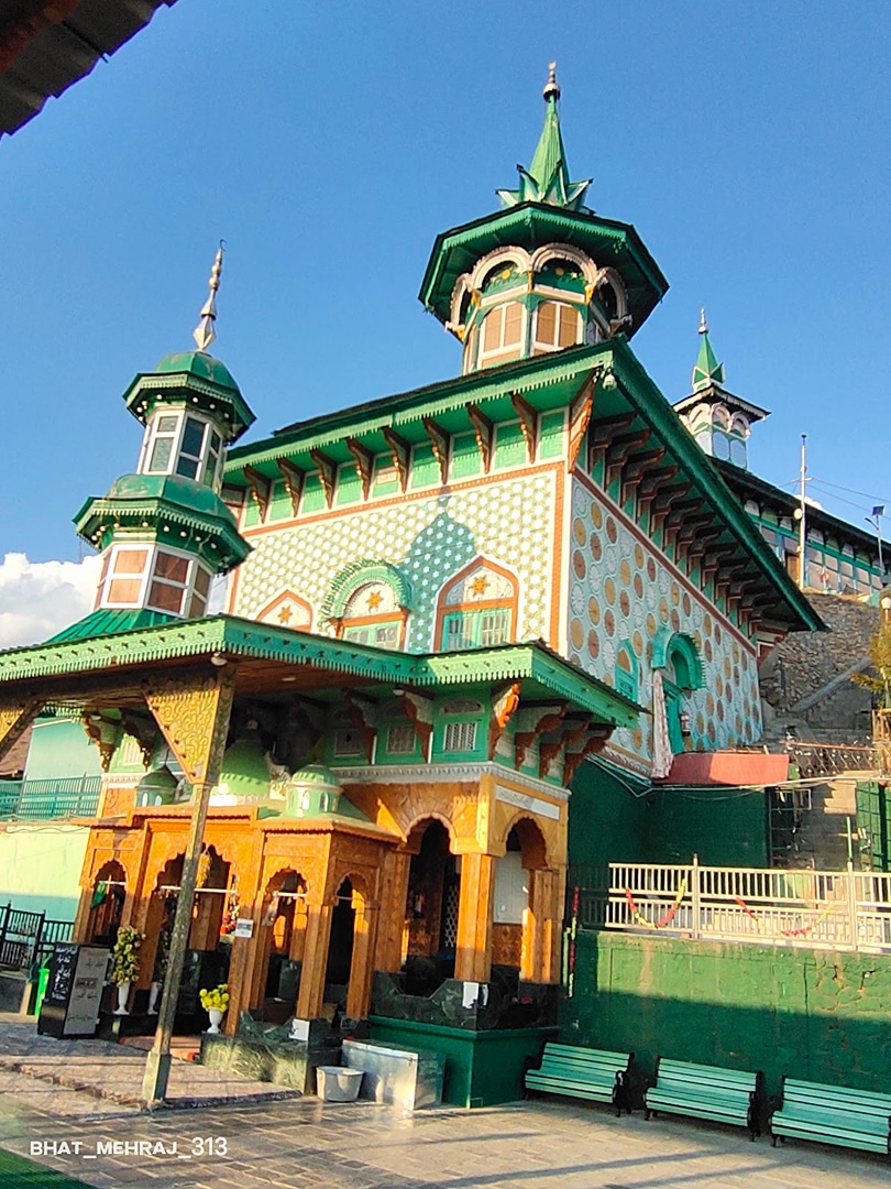 Sakhi Zain ud Din Wali (ra) Cave and Shrine Aishmuqam